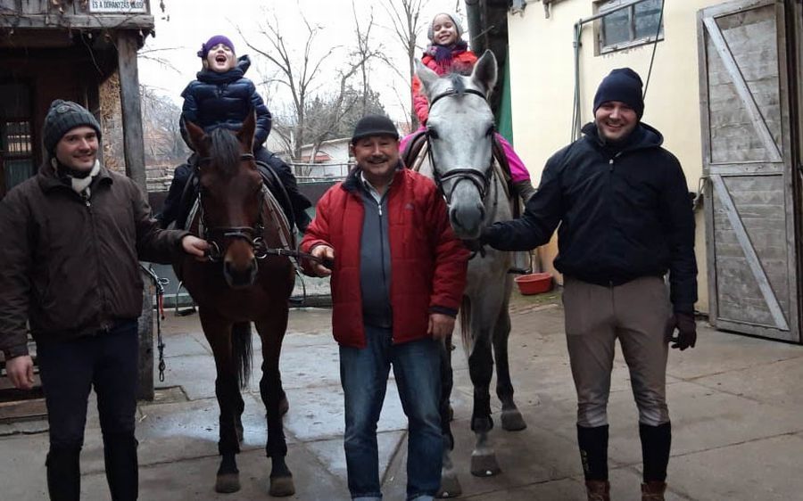 Tuskáék „Kiváló Lovas Család” elismerése