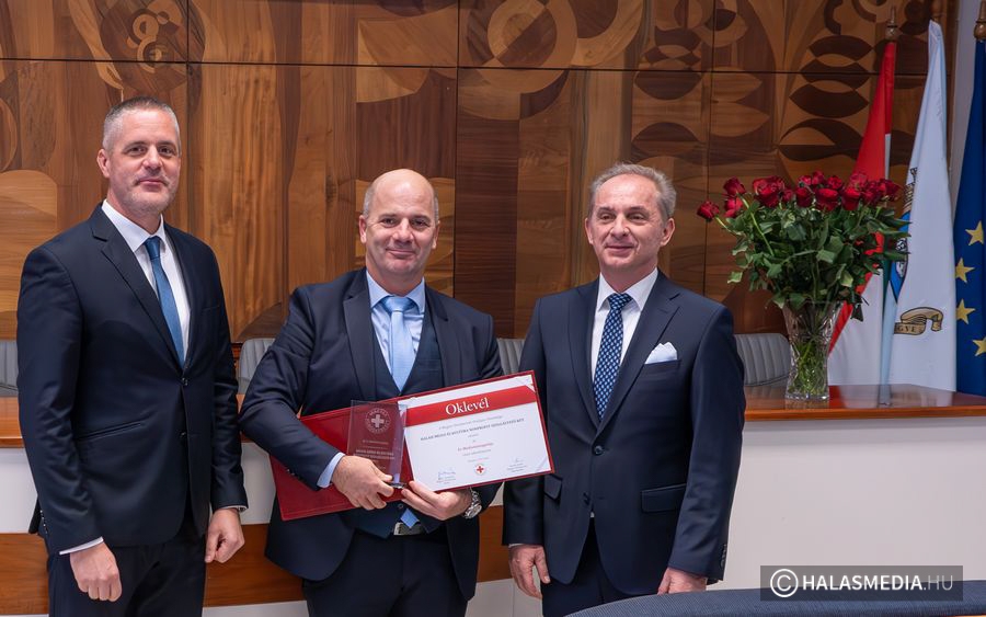 (►) Köszönjük az Év médiatámogatója díjat - ők vért adnak, mi népszerűsítjük (galéria)