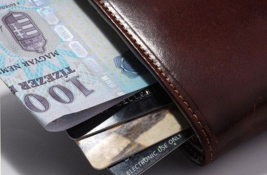 Ellopta a pultosok pénztárcáját - fél nap alatt elkapták