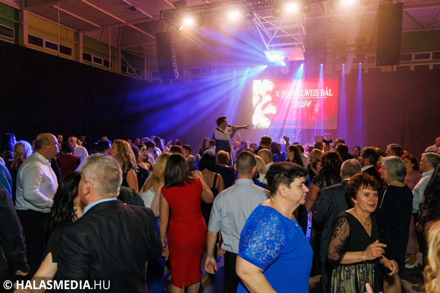 (►) Sztárparádé és jótékonyság az V. Semmelweis bálon