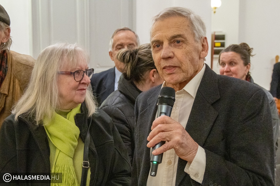 Megmaradt emlékek - Ákossy Zoltán kiállítása (galéria)