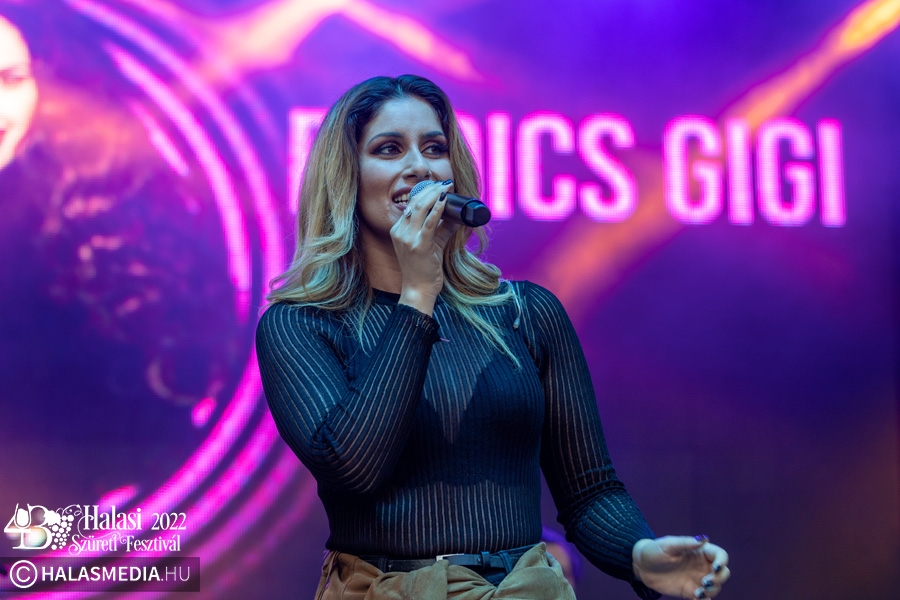 Gigi hangja mindenkit elvarázsolt