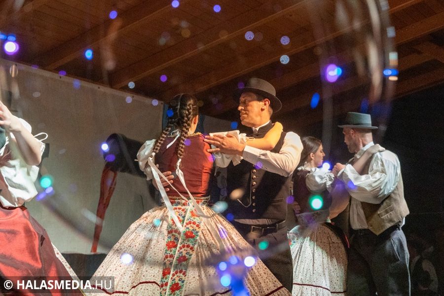 Teltházas Borudvar, tánc és zene hajnalig