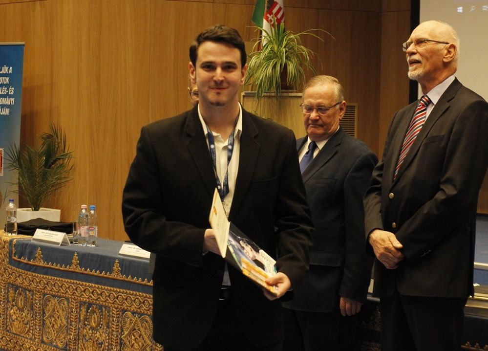 Rácz László rektori különdíjas