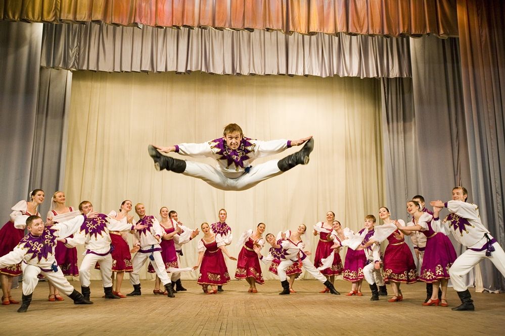 Négy nemzet képviselői fesztiváloznak