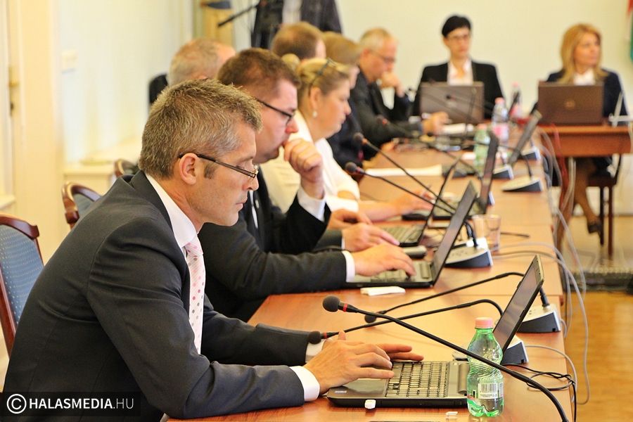 Támogatta a testület a Humán Szakképző névváltoztatását