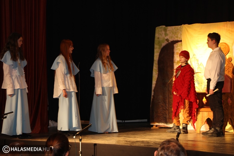 Dráma és ének a színpadon