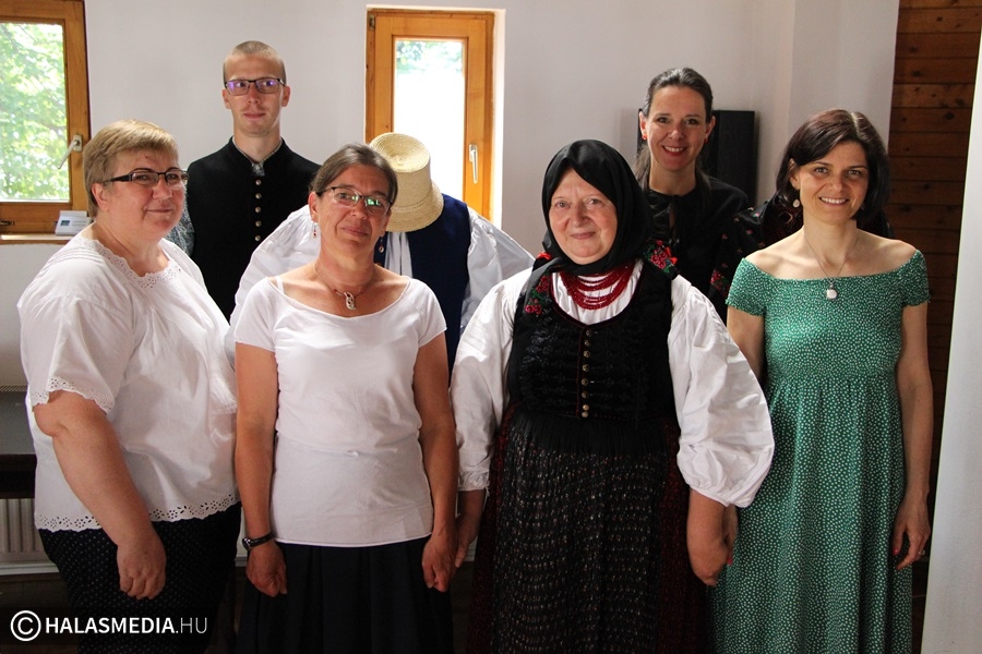 Utazás a széki viselet körül