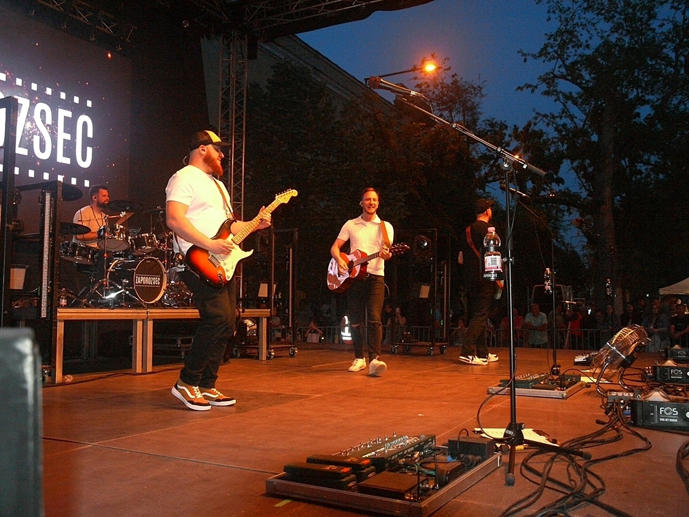 (►) Zaporozsec slágerek a halasi éjszakában