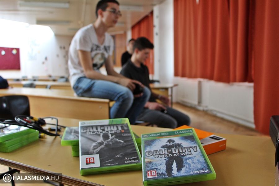 Záporoztak a gólok, robbantak a bombák