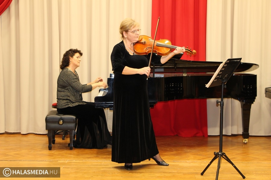 Magyar szerzők, francia színek