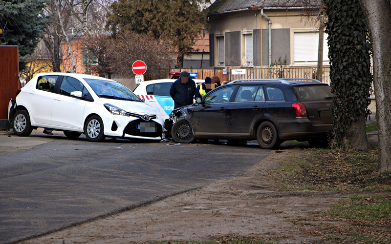 Toyoták ütköztek