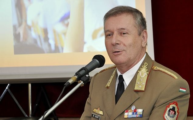 Halason járt a vezérkari főnök