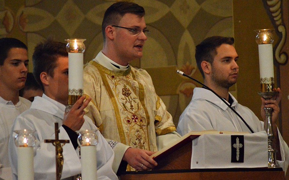 Isten hozta, Dániel atya!