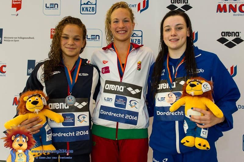 Adél blogíróként is remekel