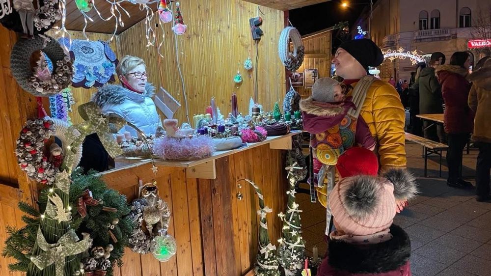 Adventi vásár és programok Halas főterén