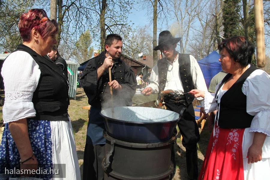 Elkészülni, vigyázz, Gulyásfesztivál!