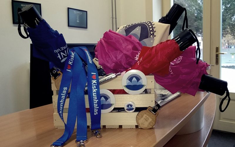 (►) Halasit, egyedit ajándékba