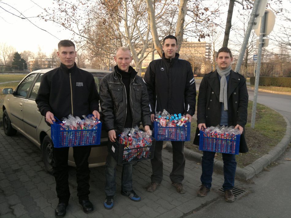 Karácsonyi ajándékosztás