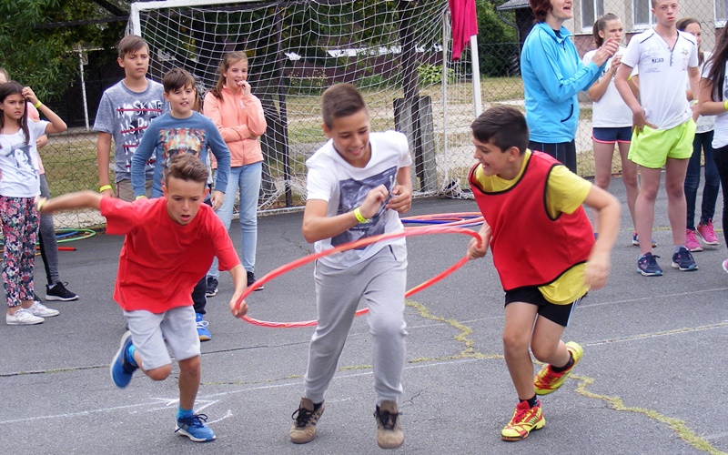 Akalimpia a központi iskolásokkal