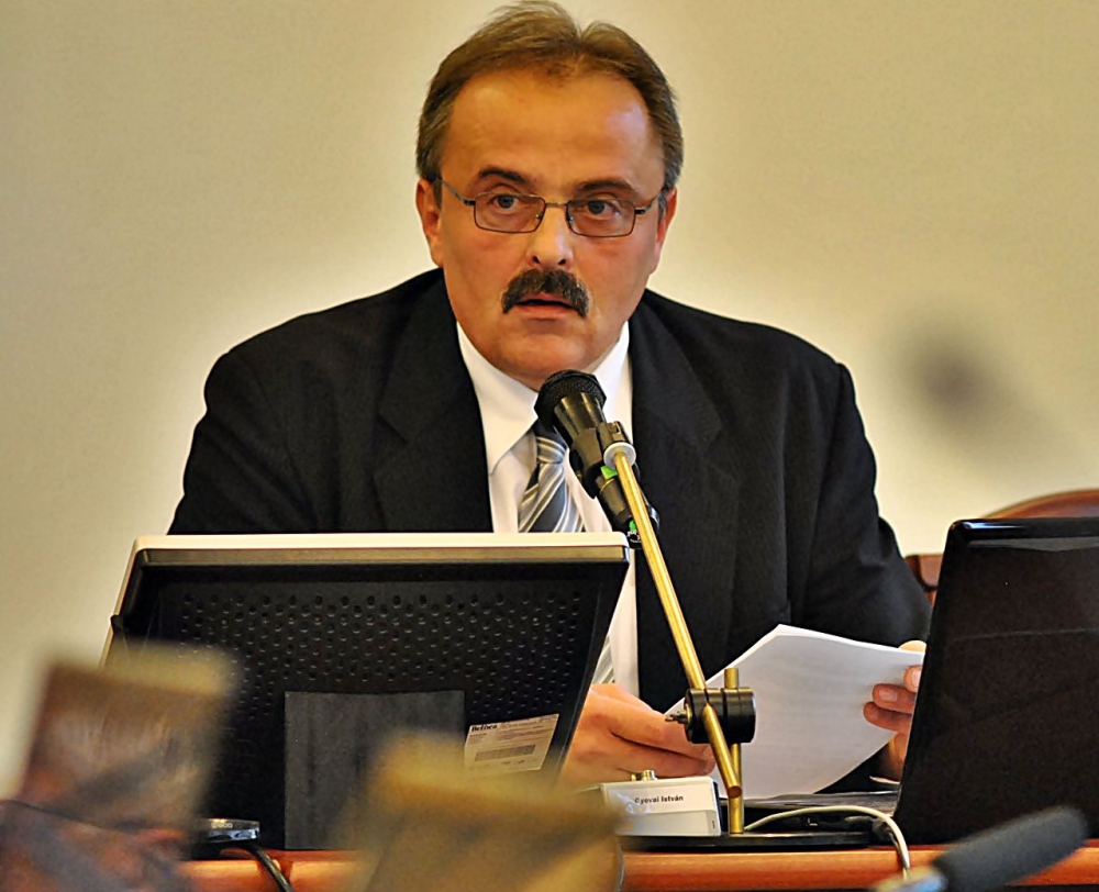 Másfélmillióval megy a polgármester