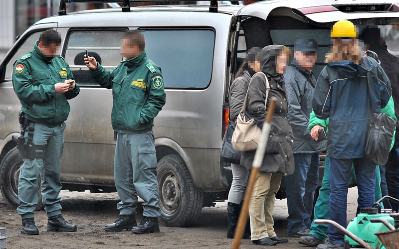 Fegyveres razzia a főtéren