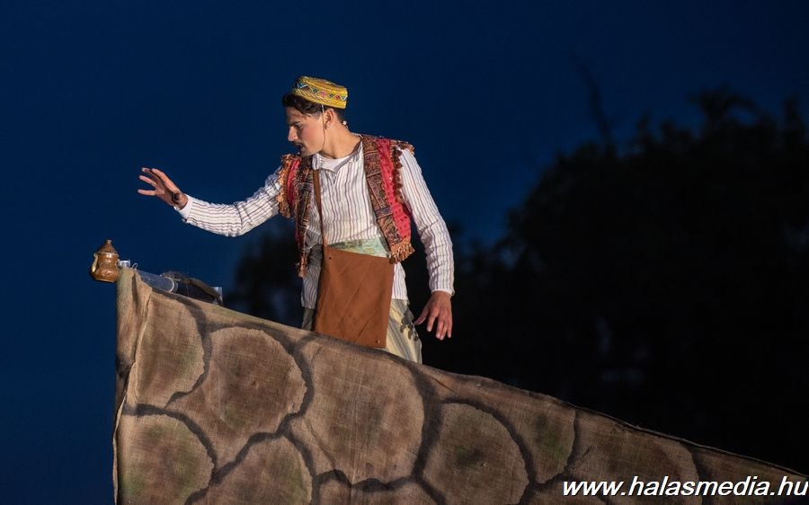 Telt házas Aladdin (galéria)