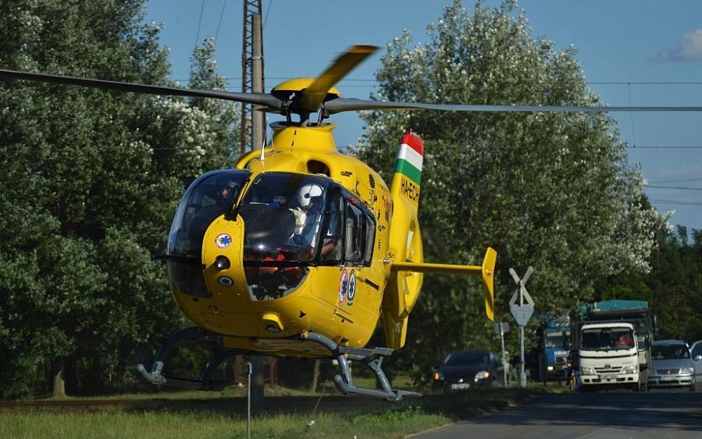 Mentőhelikopter a Szegedi úton