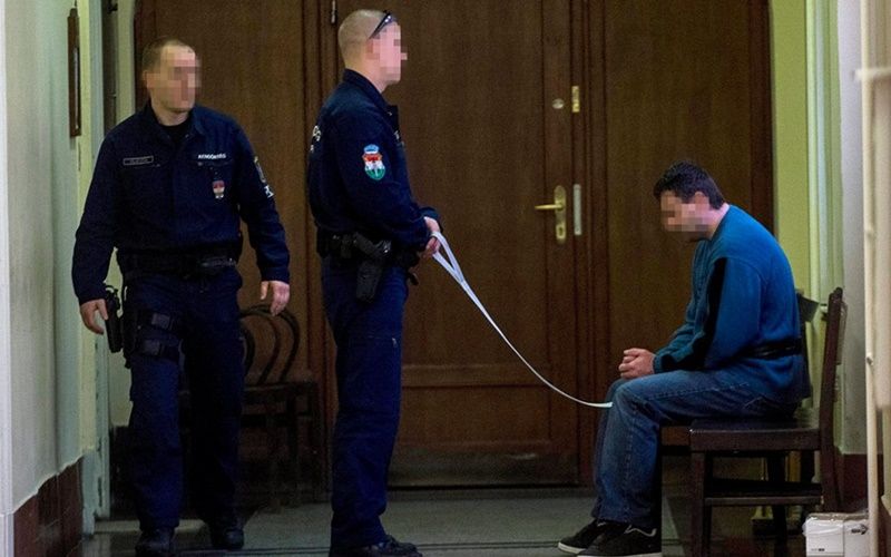 Előzetesben marad a bírósági lövöldöző