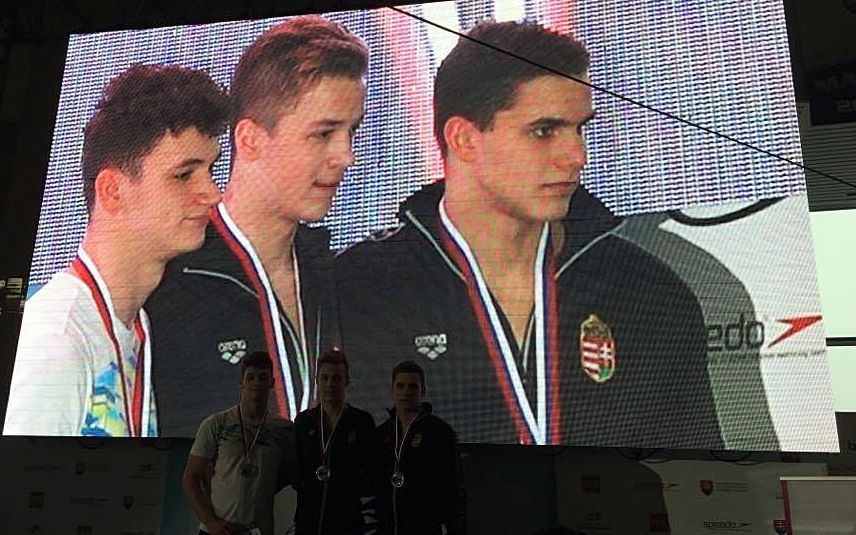 Bronzérmes nemzetközi premier