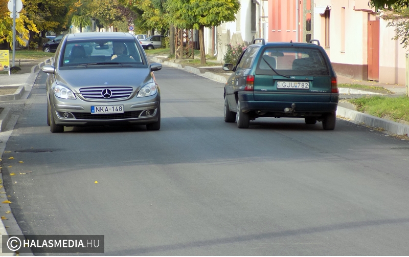 Petőfi után a Jókai utca következik