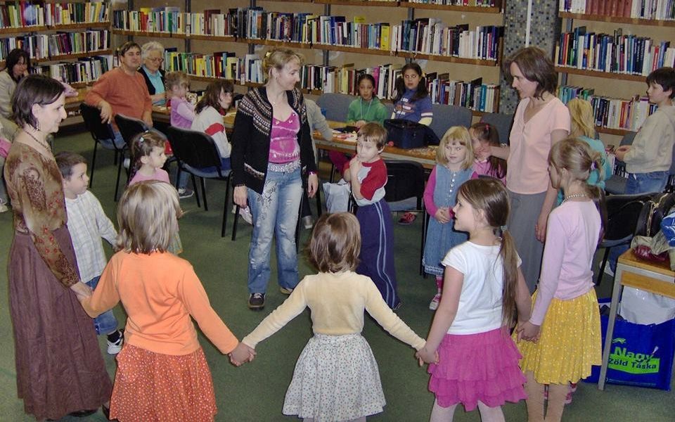 Nyárzáró aprók tánca