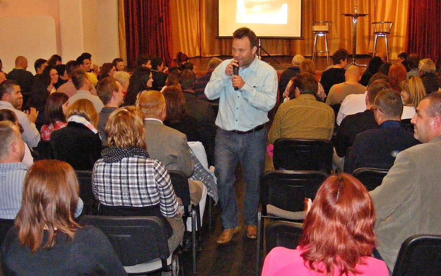 Aranyosi betűzött…