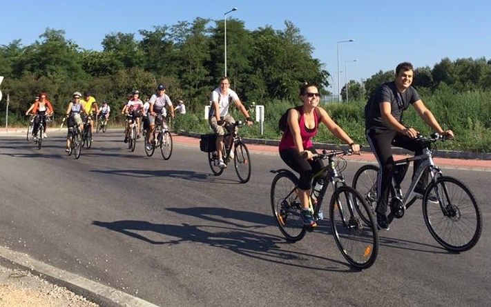 200 fős menet – vigyázzanak a főúton!