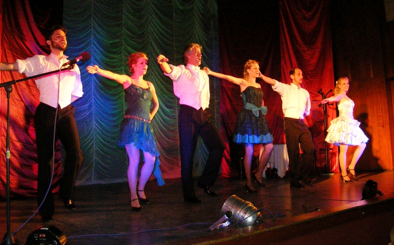  (►) Operett, Boldogság…