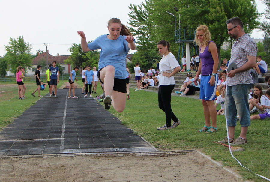 Atlétikaverseny, általános iskolásoknak