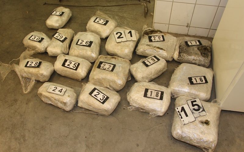 (►) Kábítószercsempész bukott Tompán