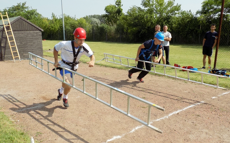 Tűzoltósportban a megye legjobbjai a halasiak