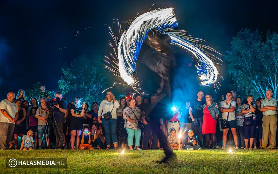 Koncertek, jókedv tüzeskedéssel a tóparti bulin (galéria)