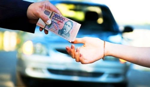 Más adataival vett autót