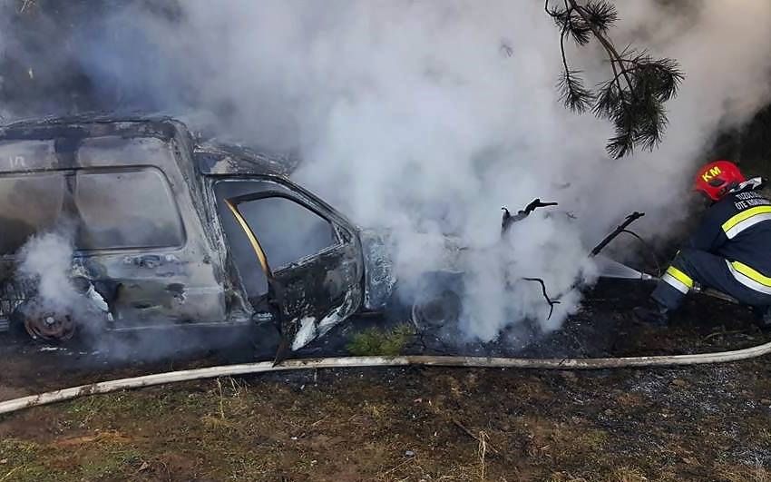 Felgyújtották a lopott autót