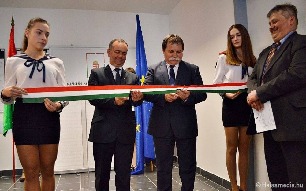 Átadták a megújult munkaügyi központot