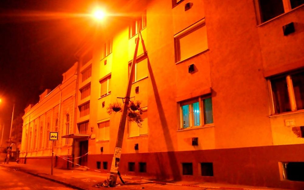 BMW vs. villanyoszlop a Kossuth utcán