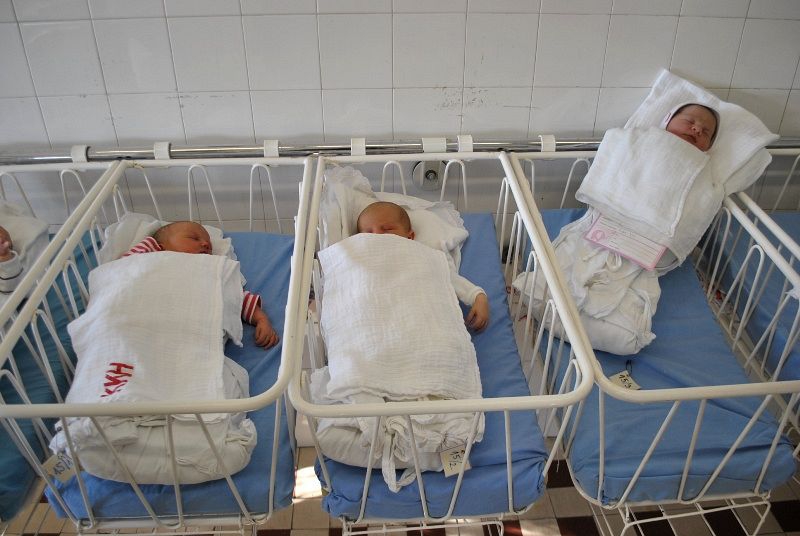 Babák az új szülészeten