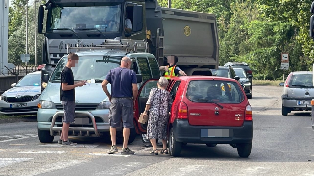 Baleset a Majsai úton, kerüljön, aki tud!