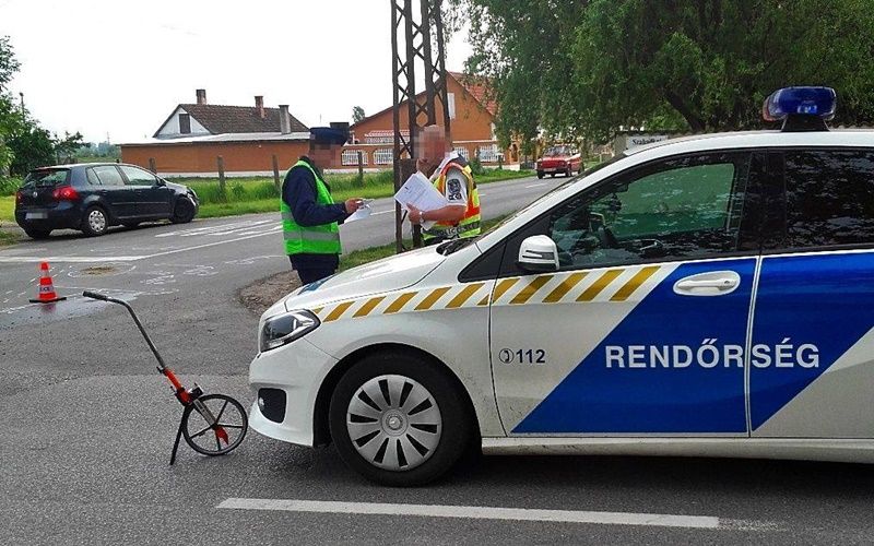 Lábát törte az elgázolt motoros