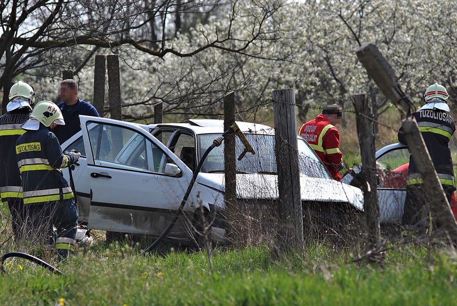 Mentőhelikopter vitte el a súlyos sérültet