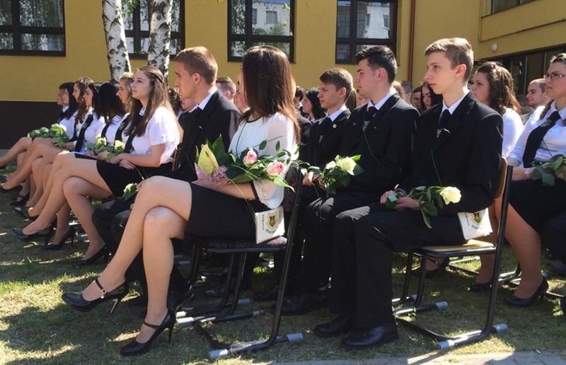 (►) Elballagtak a tekós diákok