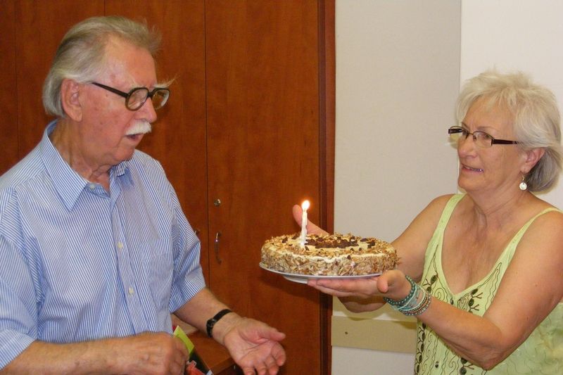 85 éves a tanár úr