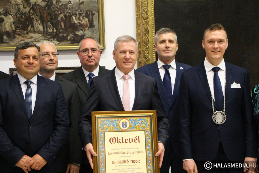 Átvette díszpolgári címét dr. Benkő Tibor (galéria)